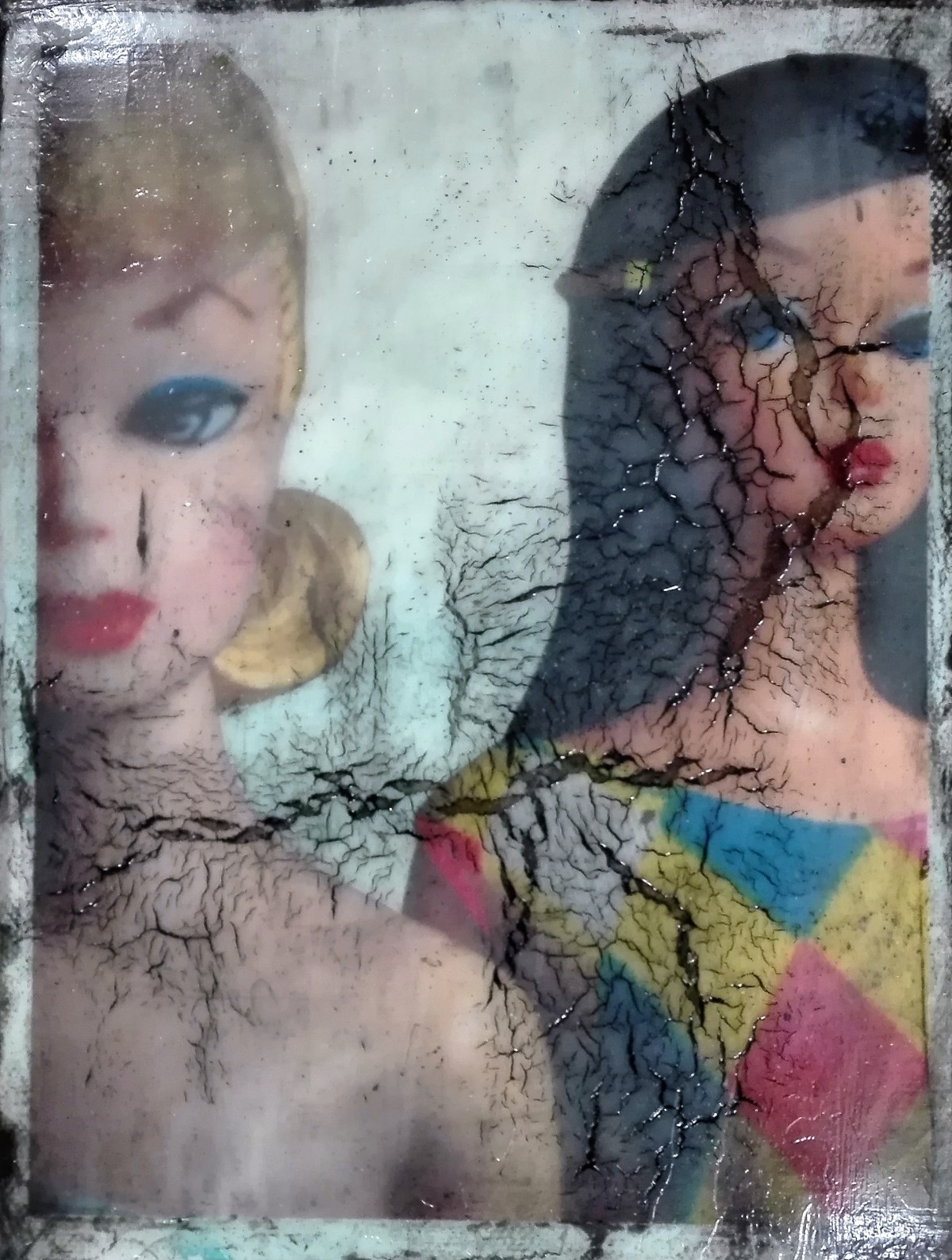 "two trapped idiots" - acryl, papier, kunstharz auf leinwand . 24 x 18 cm