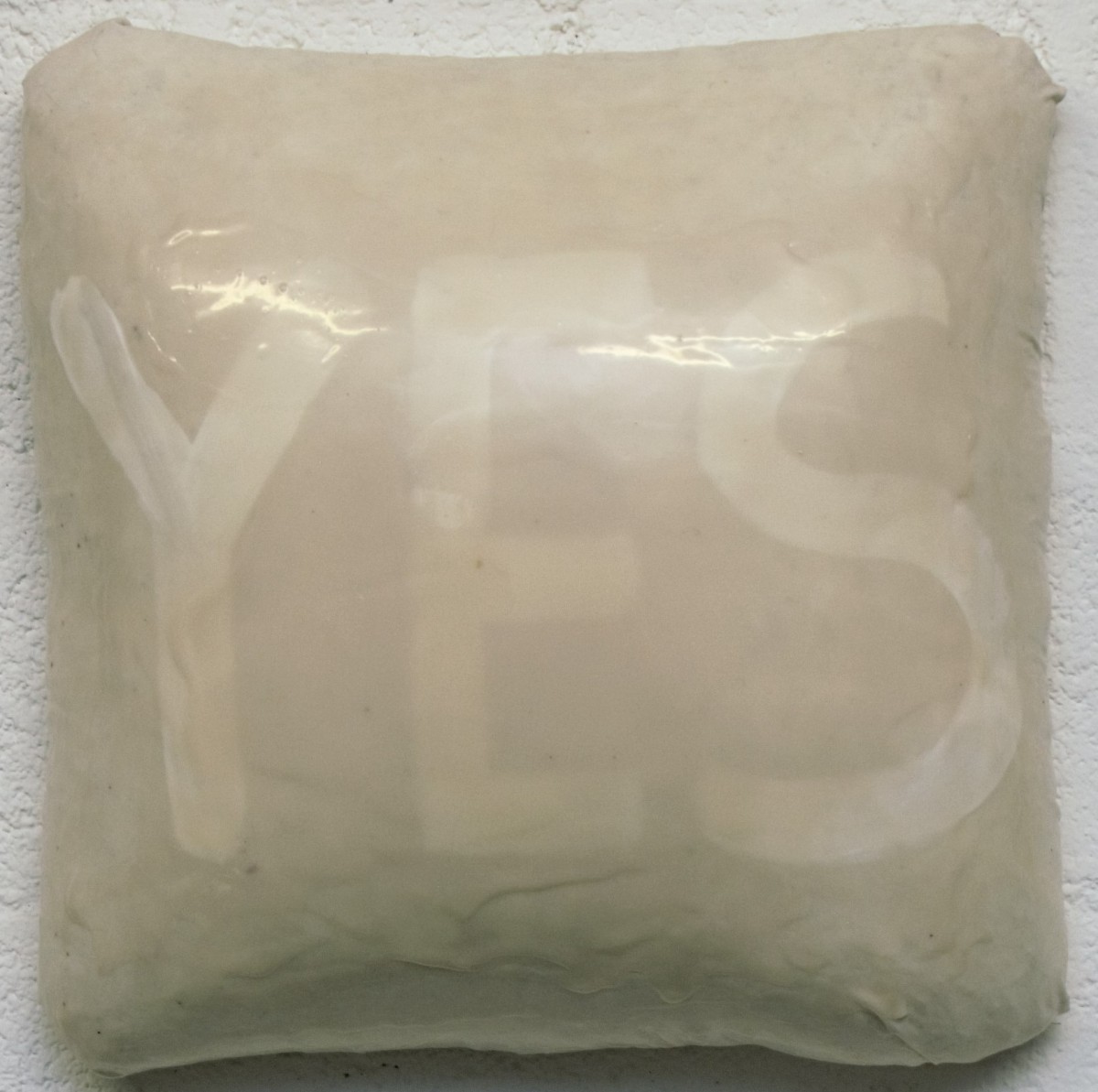 flat jack "o.t.", gewebe, acryl, kunstharz auf leinwand, 30 x 30 x 15 cm