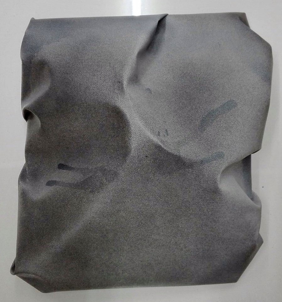 newton "o.t.", 2017, gewebe, acryl, kunstharz auf leinwand, 25 x 28 x 9 cm