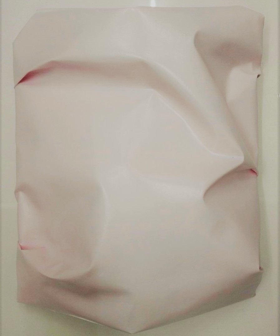 newton "cotton candy 2", 2017, gewebe, acryl, kunstharz auf leinwand, 38 x 32 x 10 cm