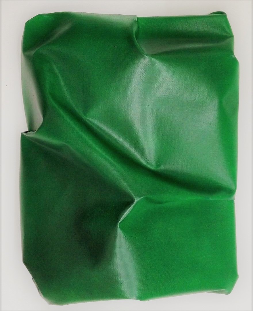 newton "know your poison", 2017, gewebe, acryl, kunstharz auf leinwand, 32 x 26 x 11 cm