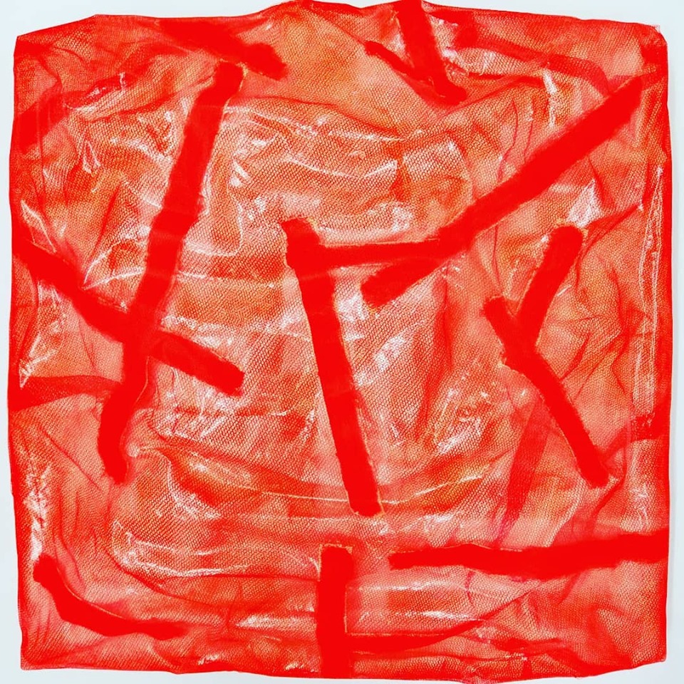 newton "leave your track (don't look back)", gewebe, acryl, kunstharz auf leinwand, 40 x 40 x 10 cm